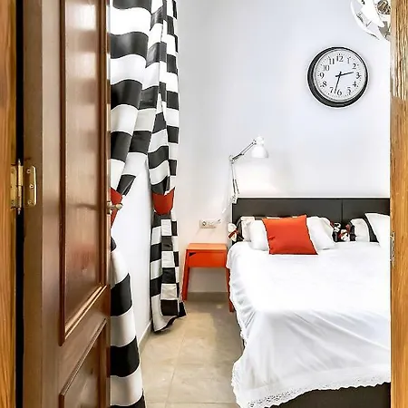 One Bedroom Near Aqualand Apartment *